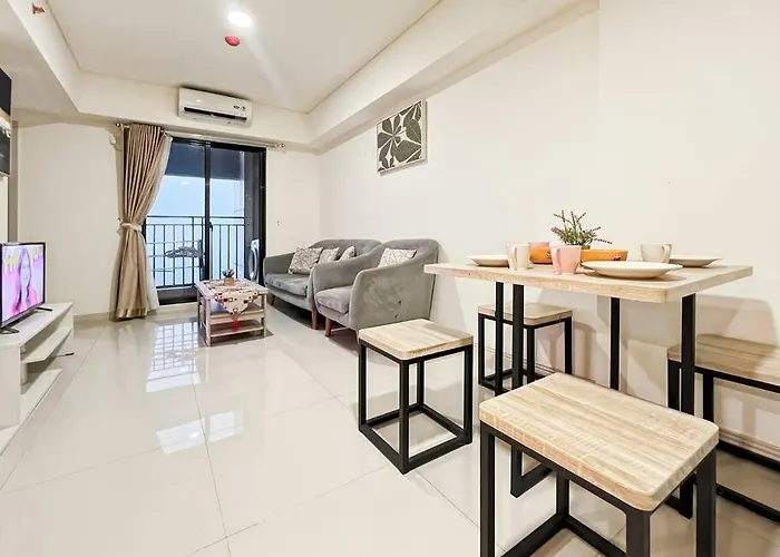 Large 3Br Meikarta Apt With Wifi & Netflix By 2Ndhome
