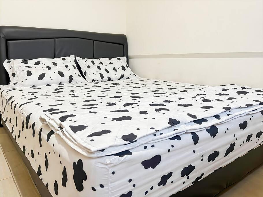 Large 3br Meikarta With Wifi & Netflix By 2ndhome * Bekasi